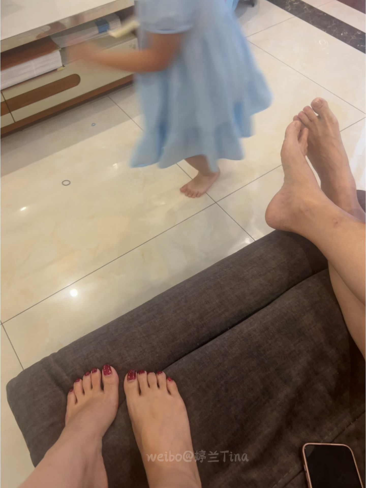 jo也是遗传的 全家jo都长得一样 