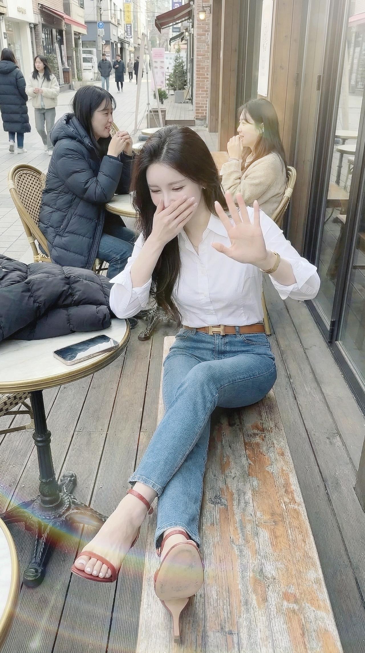 我再也不会觉得任何一个女孩比你更加可爱 如果有 那就是明天的你