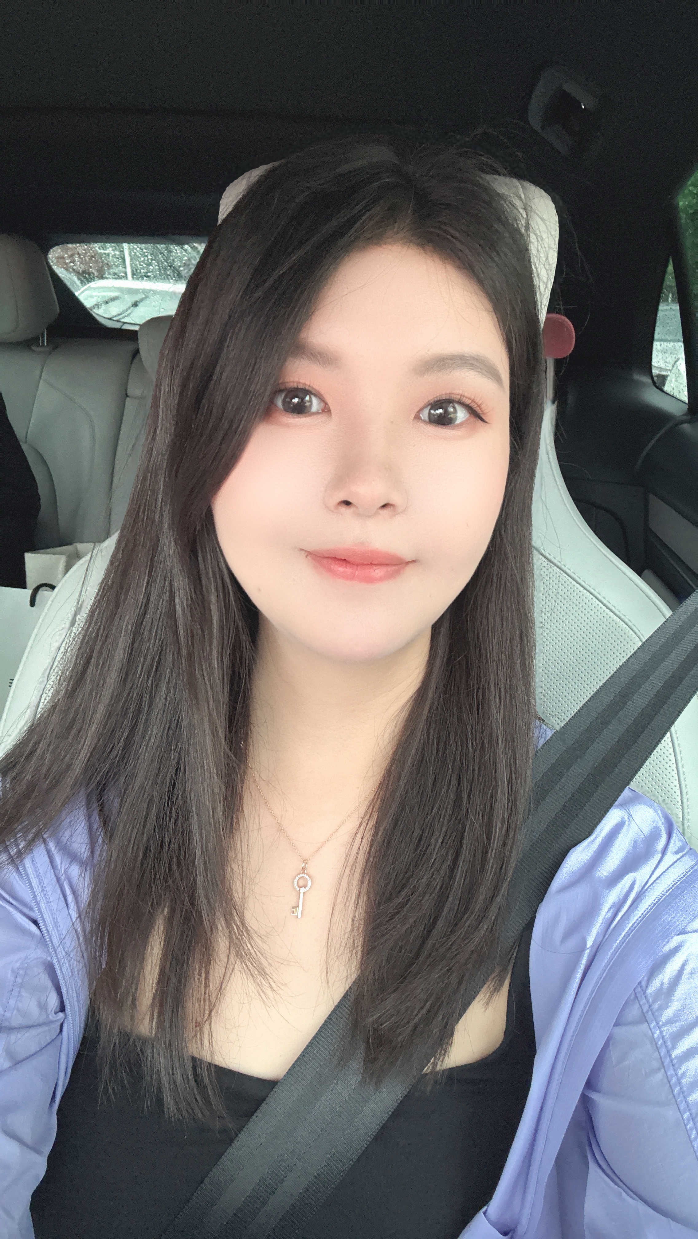 今天开始保时捷纯电动Macan七城快闪，真的是很快的闪现[笑cry][笑cry]