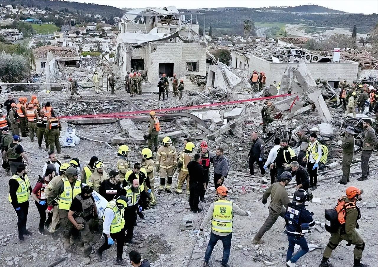 中东开打！美军闹了大乌龙。
 
从 2 月 28 号起美国就和以色列联手揍伊朗，