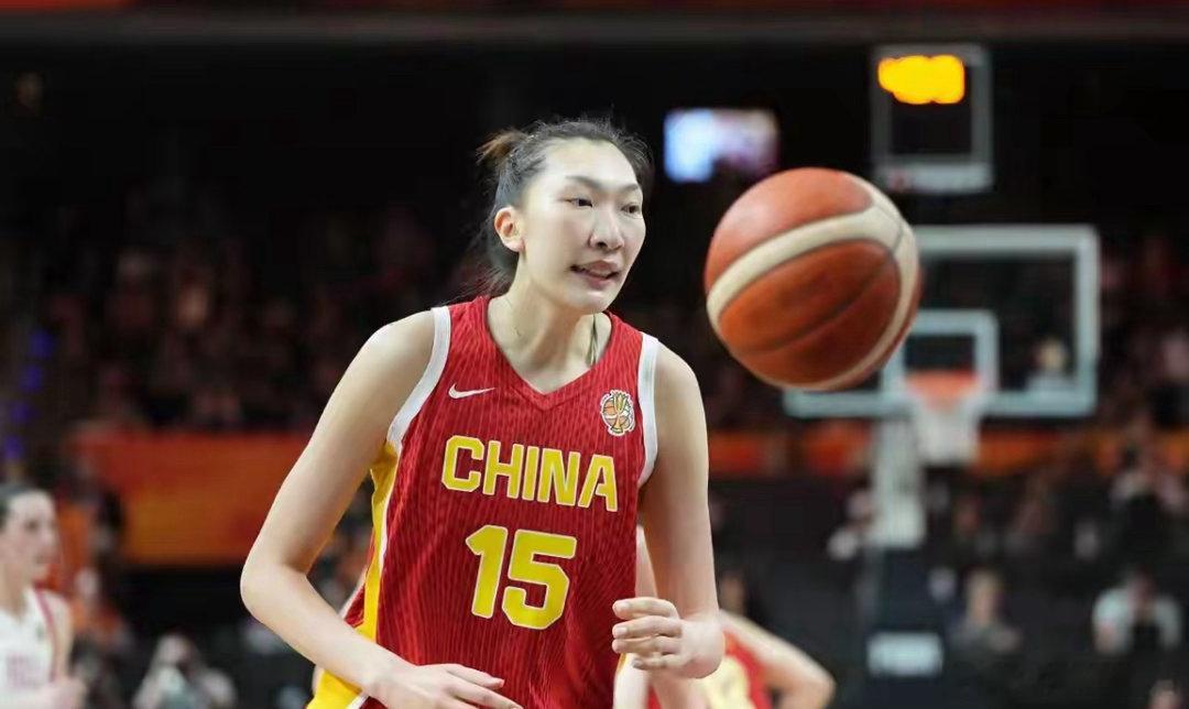 随着中国女篮61-90惨败法国女篮，彻底暴露出3大不争的事实——1.张子宇虽说年