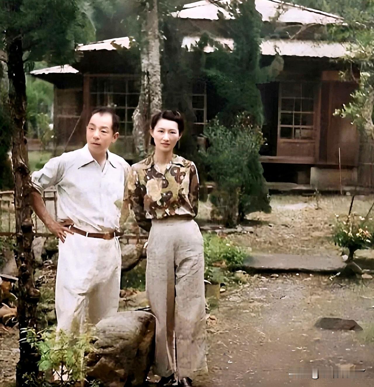 这才是1948年张学良和赵四小姐的真实样貌，当时两人被幽禁在台湾，而非演员扮演的