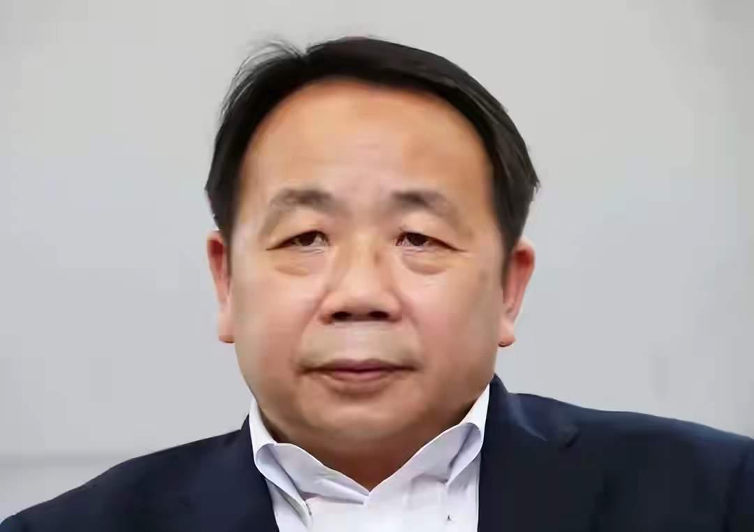 日本参议员石平1月15日公开表示，参加了尖阁诸岛开拓日纪念仪式。日本维新党众议院