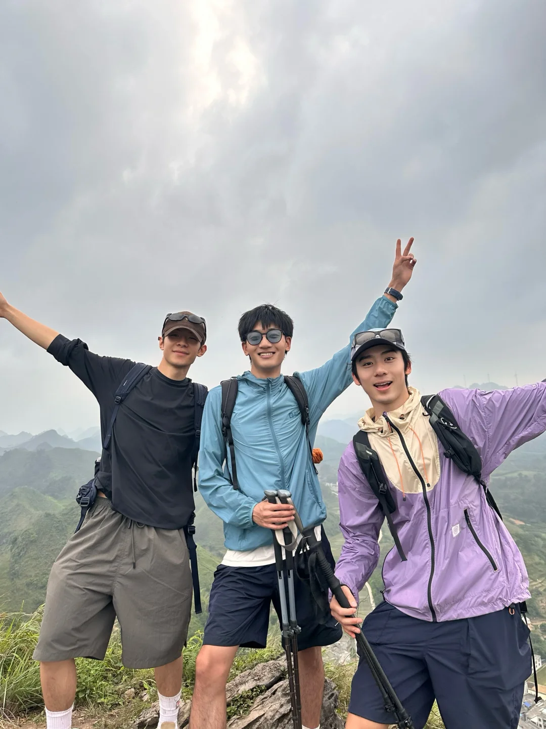 和朋友一起爬山也太快乐了！