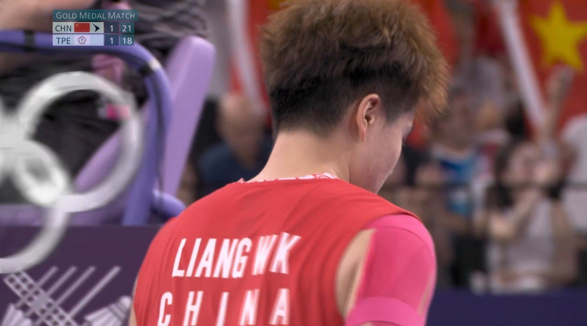 梁王21-18拿下第二局，将大比分扳成1-1，决胜局加油！！！张军不愧是两届奥运