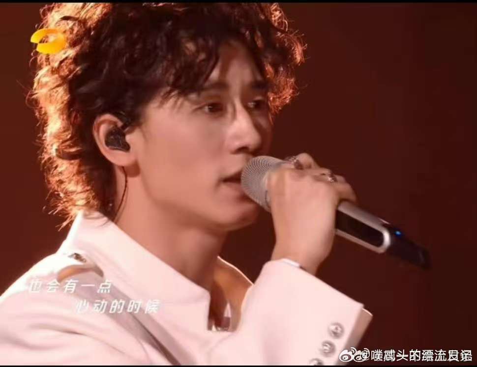 让那英质疑的这组你投给谁声鸣远扬这组对决堪称神仙打架，每位选手的实力都旗鼓相当，