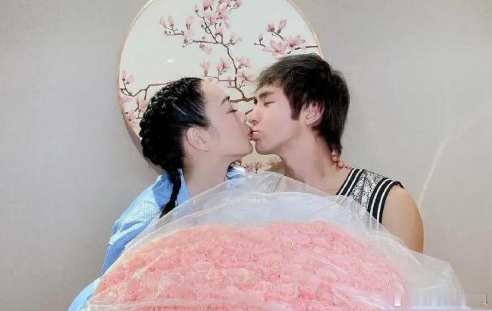 钟丽缇晒与老公的亲密照！ 