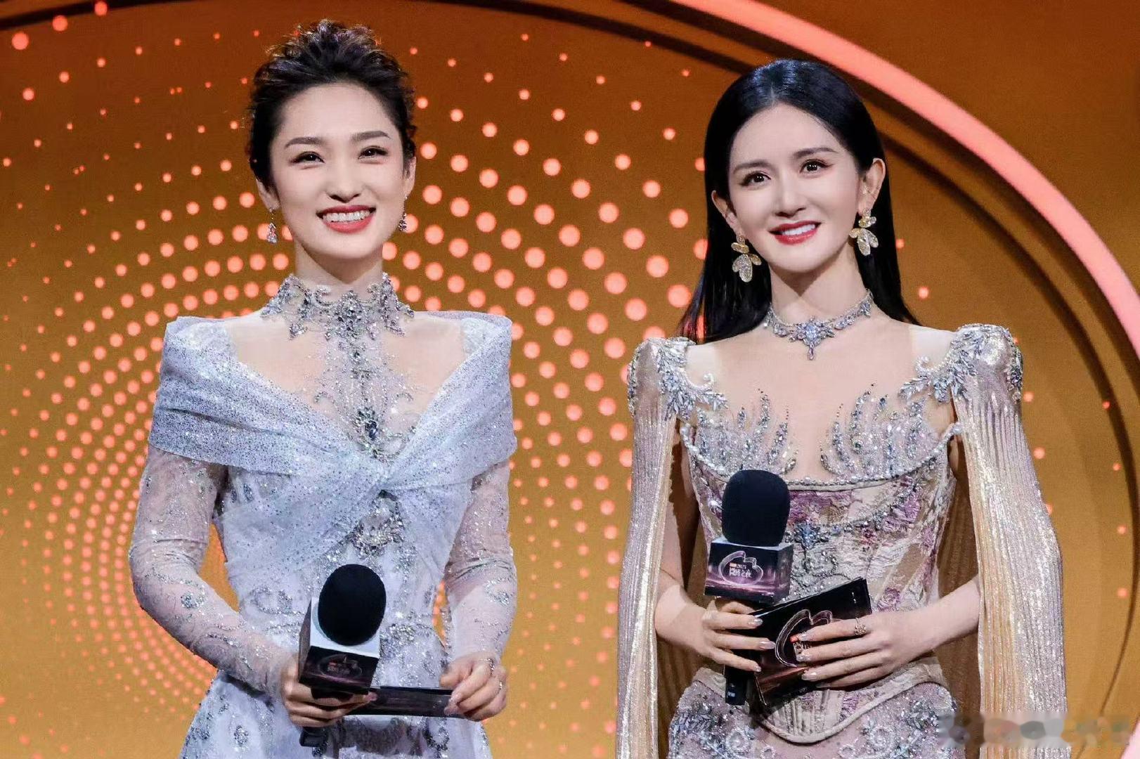 谢娜回应早期艺名谢娜早期主持艺名叶子，向阳而生的信念，让她蜕变成太阳女神 