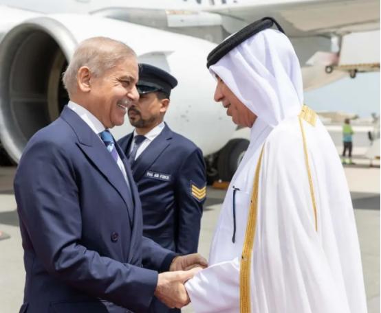 4月21日，巴基斯坦和卡塔尔签下协议，无意中创下了一个前无古人的纪录——巴基斯坦