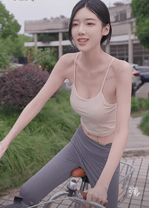 麻烦大家都让让，姐姐要骑车上班去啦！[比心][比心][比心]