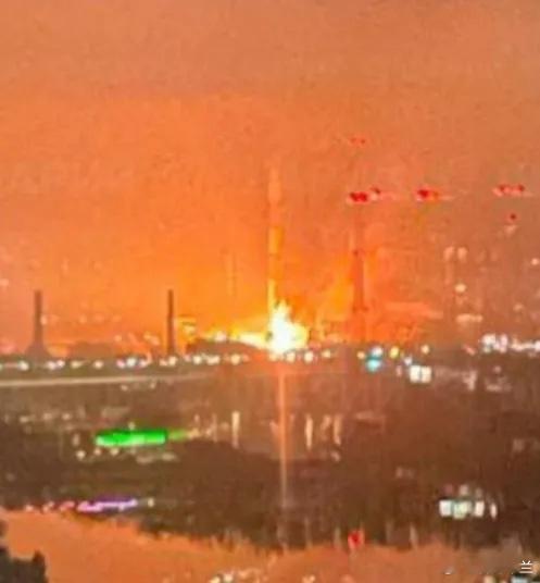 英国发现一个非常奇怪现象，俄军导弹只打击乌克兰第聂伯罗河左岸电力系统。俄军却没有