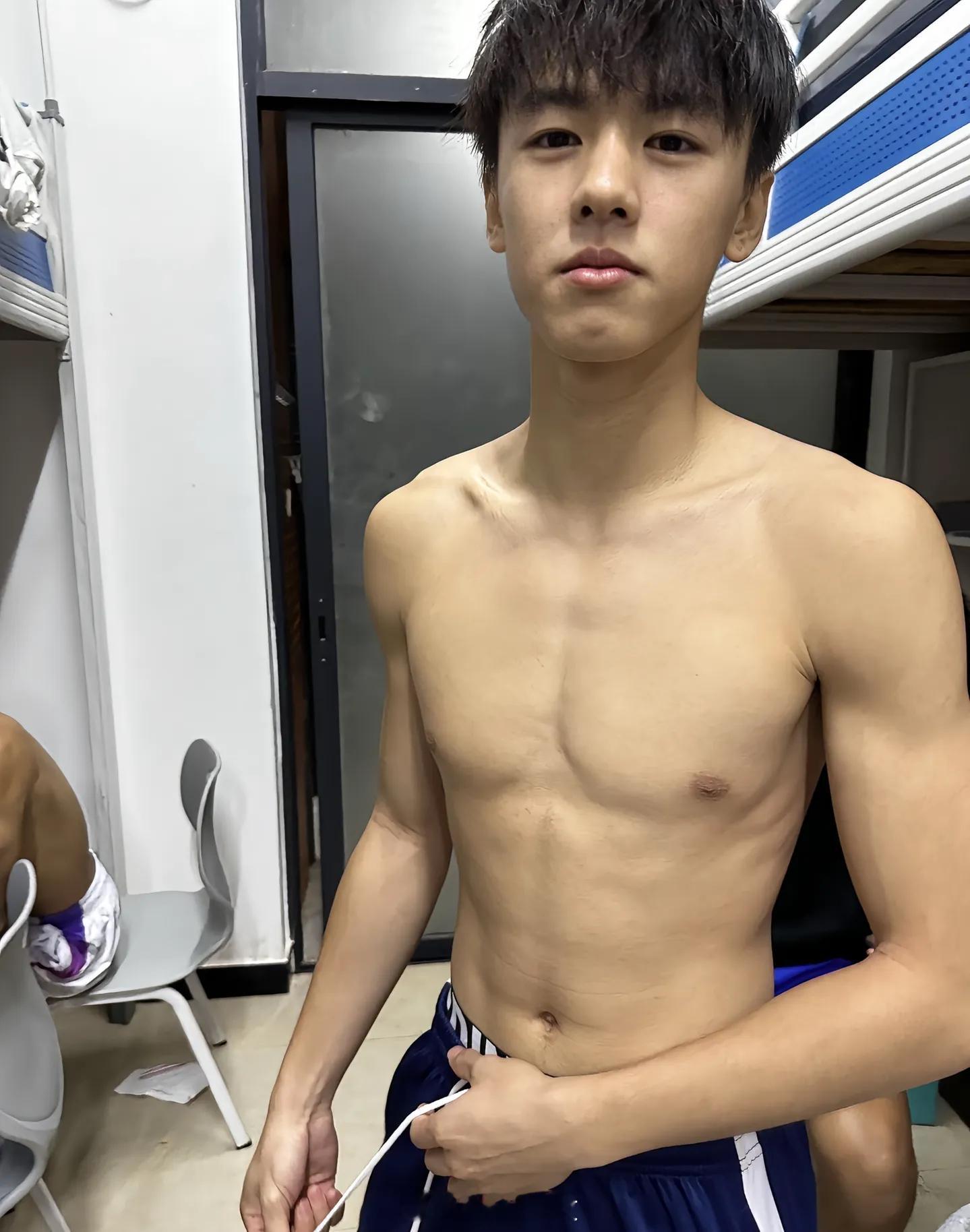 09 体育生男高 ​​​