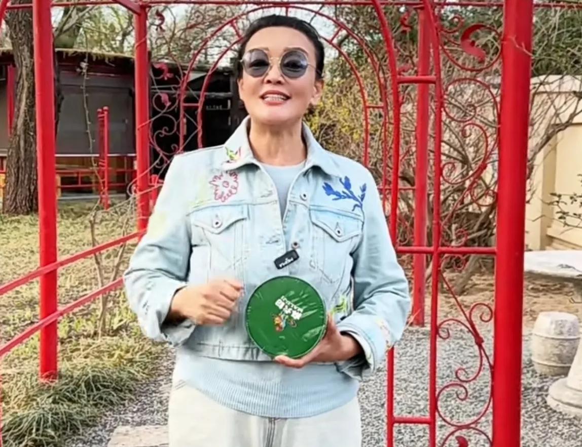 兰姐又晒心灵鸡汤！
兰姐又更新视频分享心灵鸡汤，句句戳心，尽显大女主的通透与洒脱