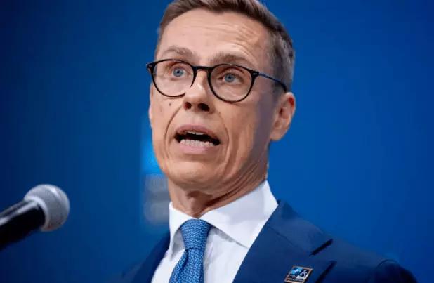 中东外溢拖垮俄乌？
芬兰总统抛出终极交换：欧洲让步，美国必须出力。
 
伦敦查塔