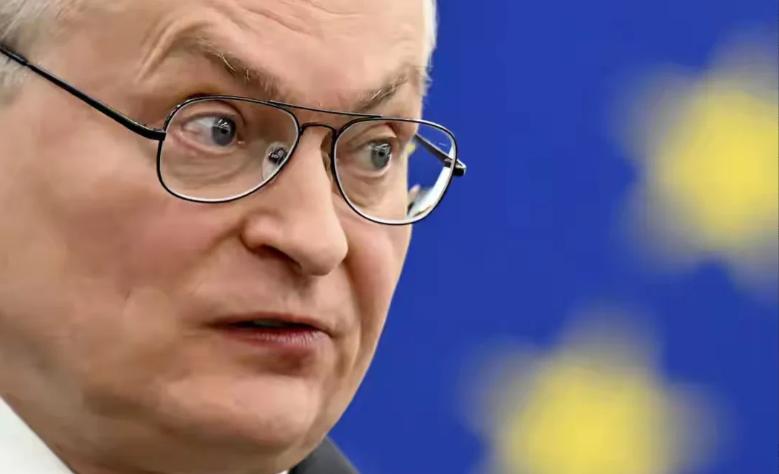 近日，立陶宛总统瑙塞达在接受采访时声称，中方因为台湾问题“无理打压”立陶宛多年，