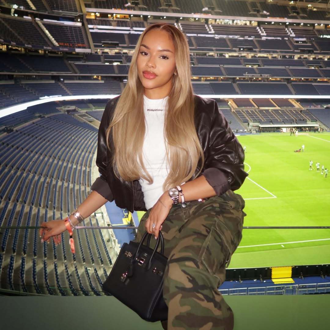 皇马球员女友/太太昨晚观看比赛。西甲联赛皇马5比1皇家贝蒂斯