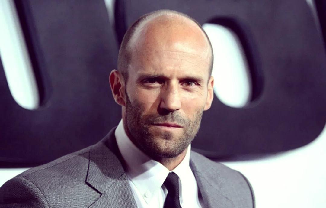 【强者气息需要从头开始改变】
智力高（化学高）的强者：聪明绝顶（得秃）
武力高（