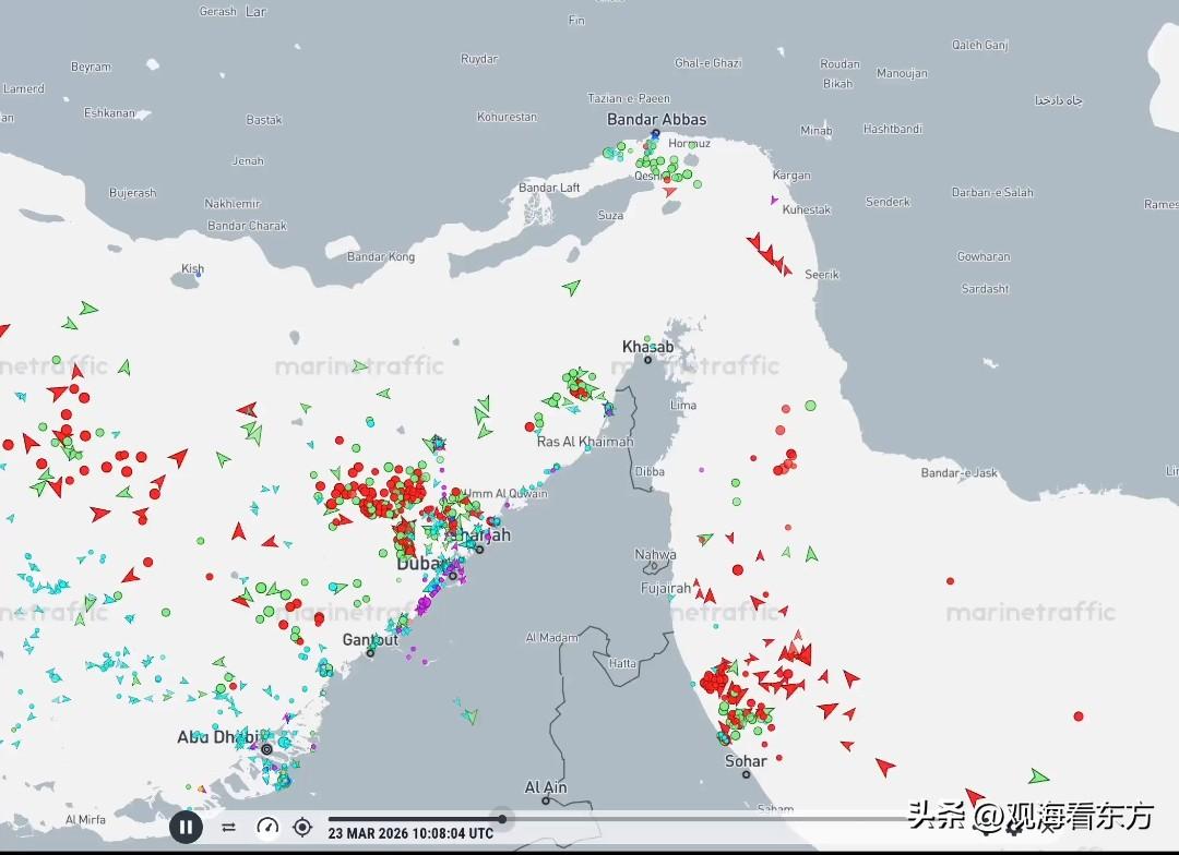 最新的新闻印证了我昨天文章里做出的推测：刚刚媒体透露海上交通数据显示，许多船只已