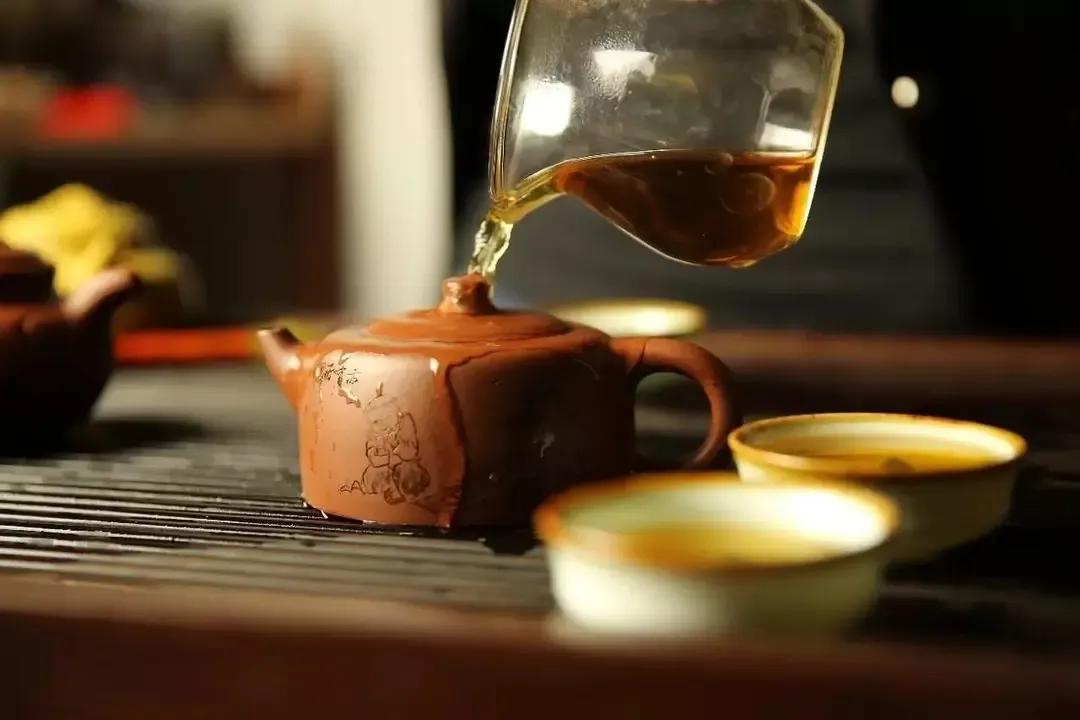 茶道文化，博大精深，源远流长。陆羽的茶经，我还没有读过。
以后有机会买一本《茶经