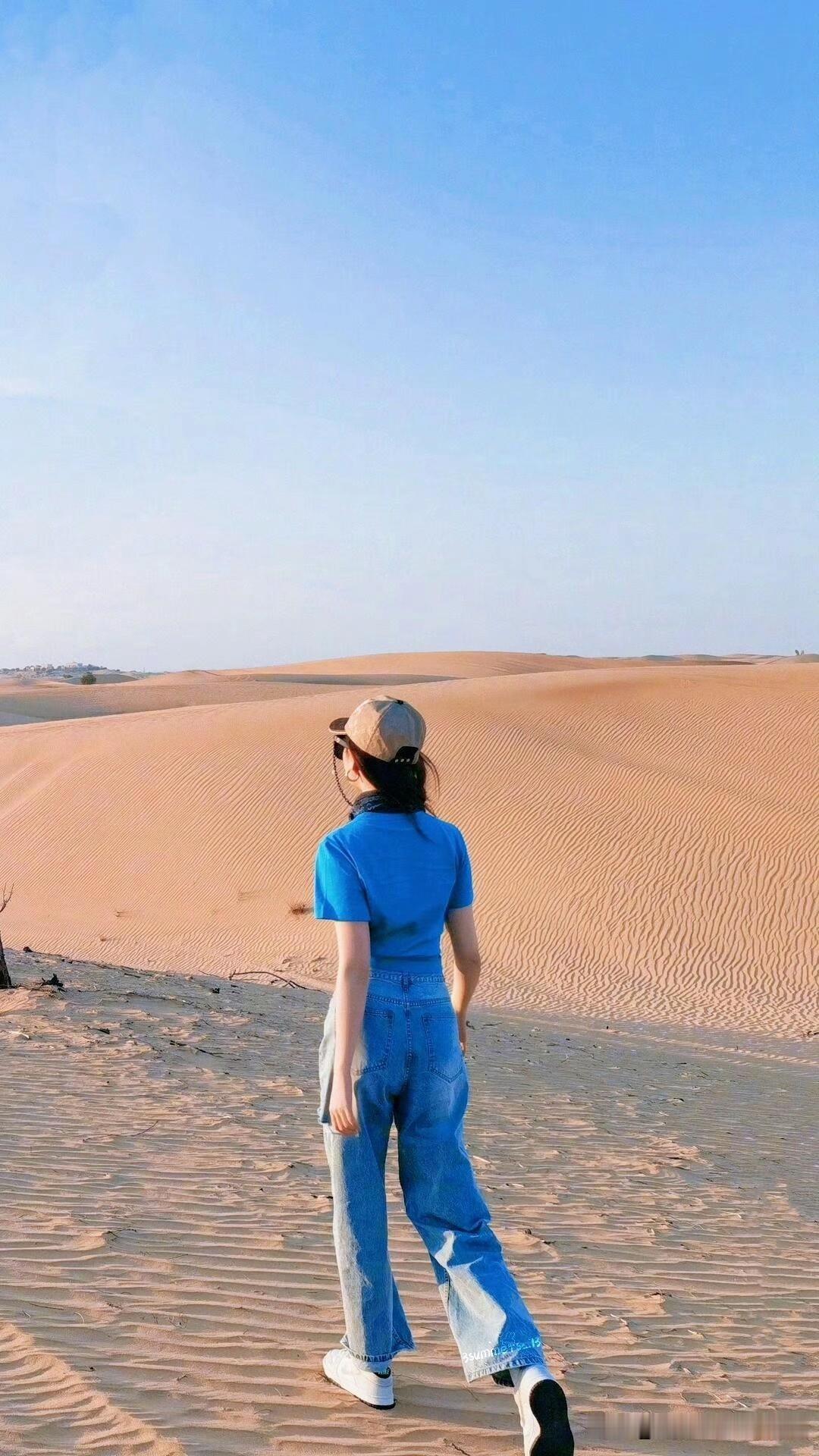 无论是谁看到这组照片手都会停下来。无论是取景还是画中人都让人眼前一亮，不得不佩服