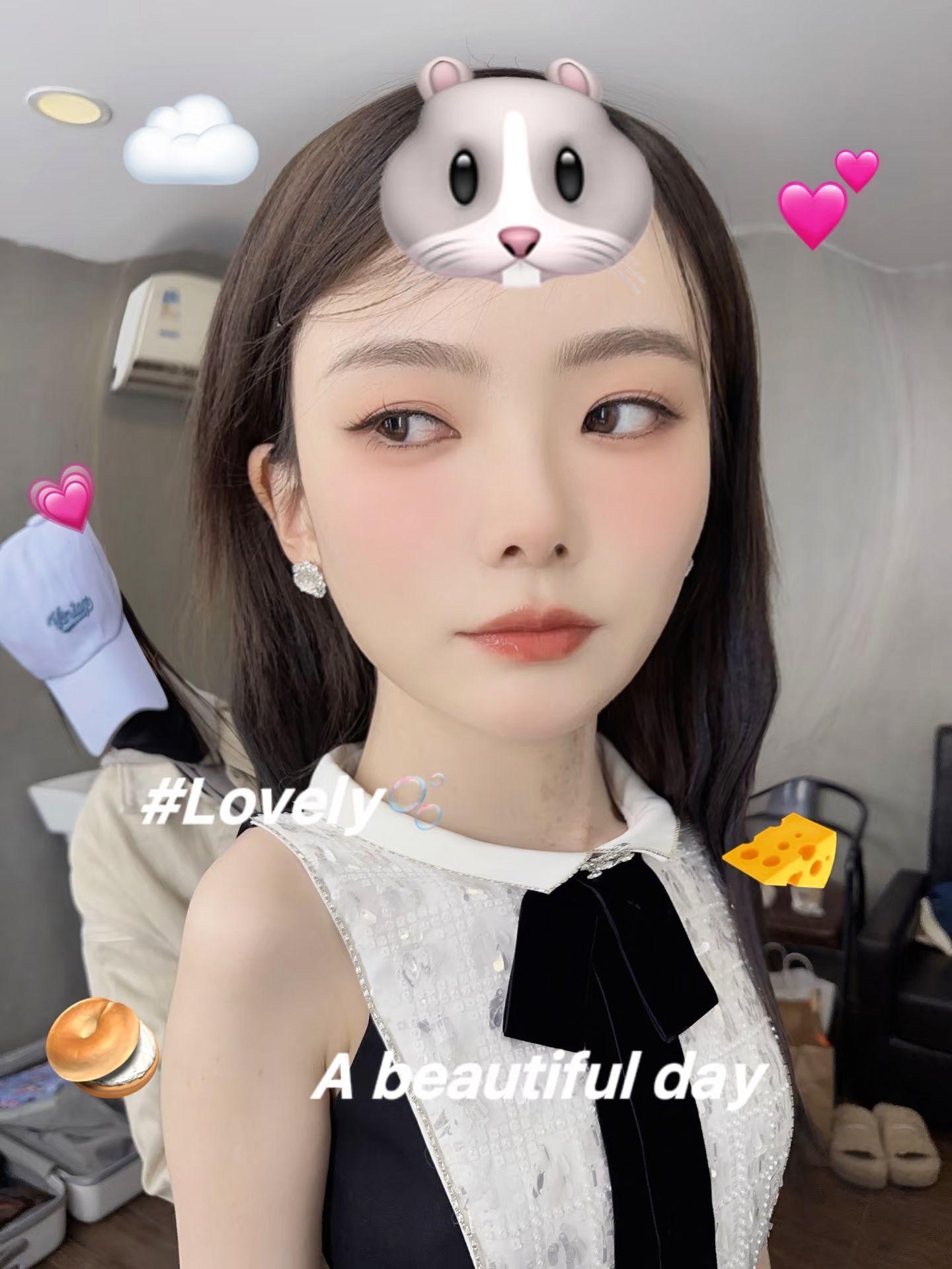 放大美貌✨。