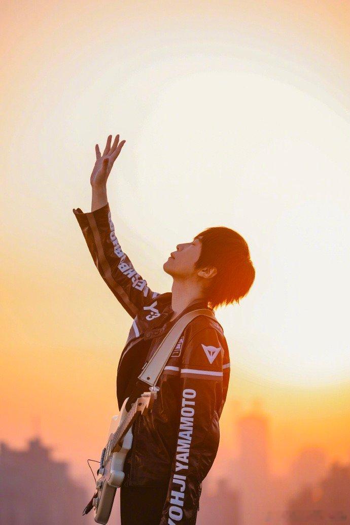 【阿信50岁生日发文，阿信坦言有生日尴尬】12月6日，50岁生日当天发博，“[ 