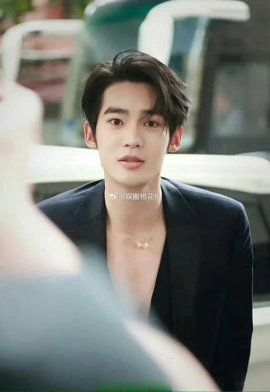 #于适爆火后第一个商务#于适现在真的是越来越火了呀，而且这第一个商务也是让人眼前