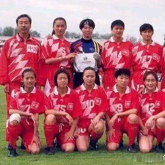 《奥运会半决赛替补逆转巴西，铿锵玫瑰左边锋，海南籍国脚韦海英》之前有球迷留言，让