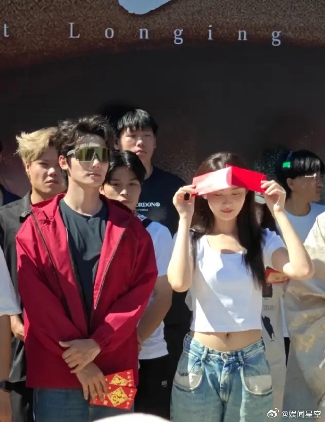 郑业成赵晴《在你眉梢种红豆》开机《金吾不禁》暂时搁置，许荔莎撕许凯，结果把赵晴牵