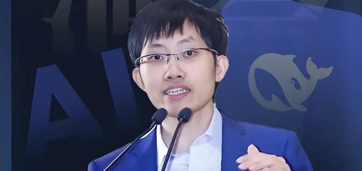 这下出名了，
不仅梁文锋没想到，
就是全国人民也没想到，

继李四光、钱学森、屠