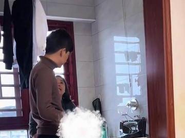 4月27日，江西一女子不舒服，换下来的内裤让老公洗，谁知被婆婆看到，婆婆“唰”一