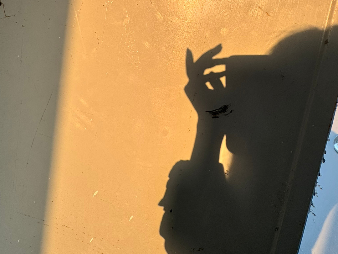 爱是没有理由的心疼和不设前提的宽容. ​​​
