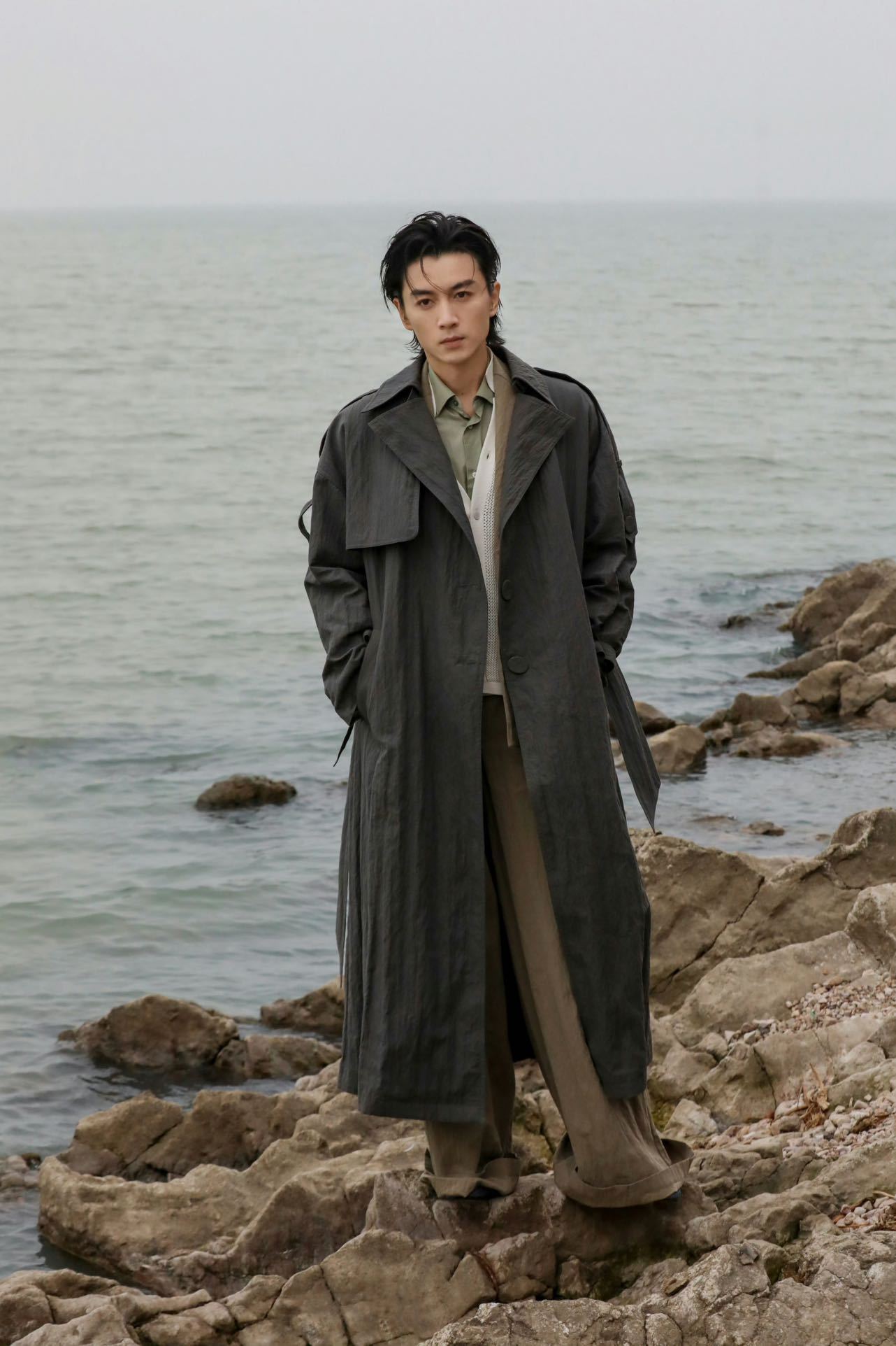 啊啊啊啊这是什么氛围感帅哥 陈晓 的镜头表现力就是Top级别吧？ 