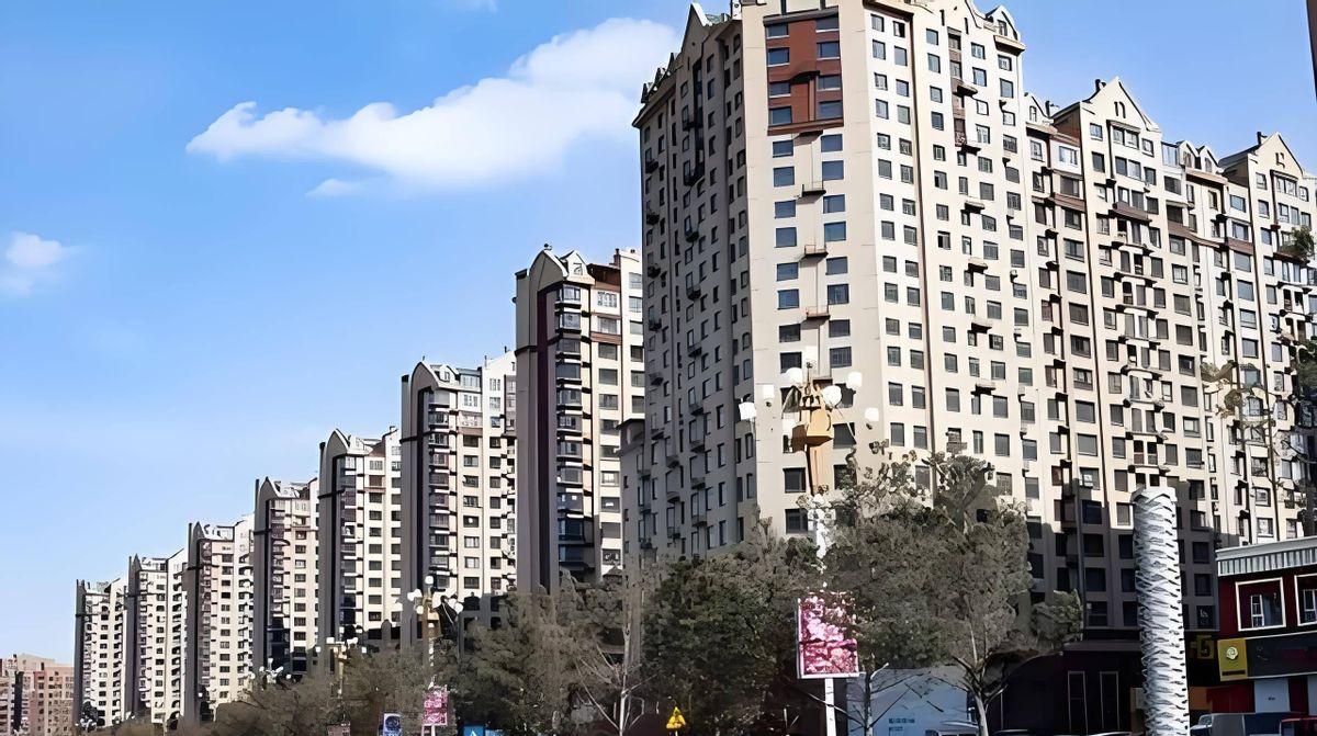 最近楼市的利好政策一个接一个，银行降房贷利率，首付也少了，上海、深圳的限购松绑，
