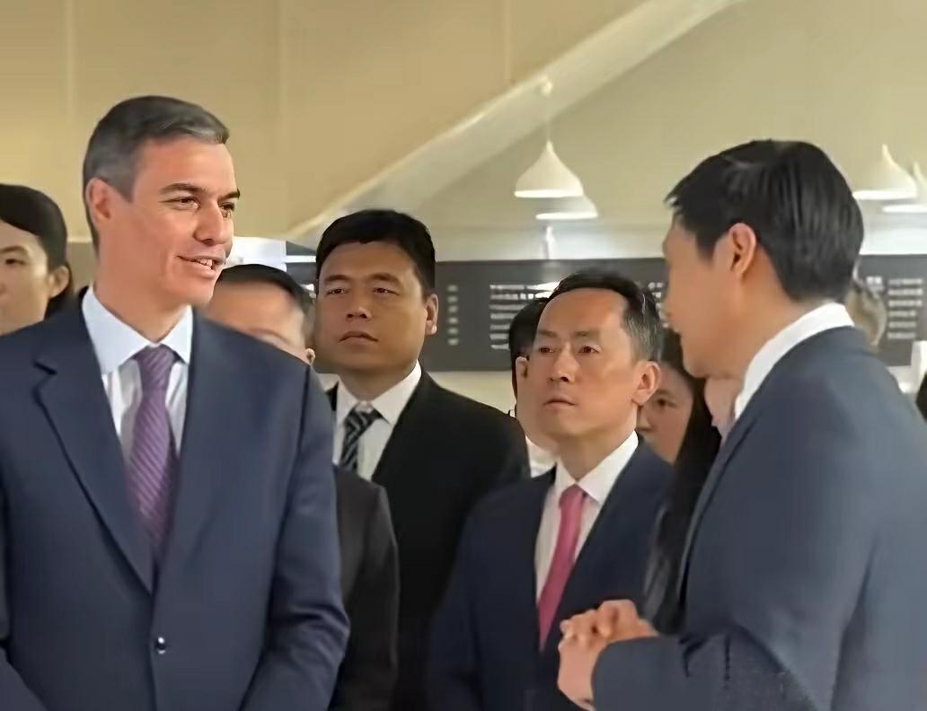 你们发现没？

凡是来中国访问的外国首脑

一个个都愿意主动探访实力过硬的中国科