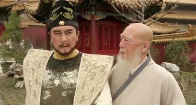 一句话改写了历史。洪武15年，马皇后病逝，朱元璋挑选儒僧诵经祈福，姚广孝位列其中