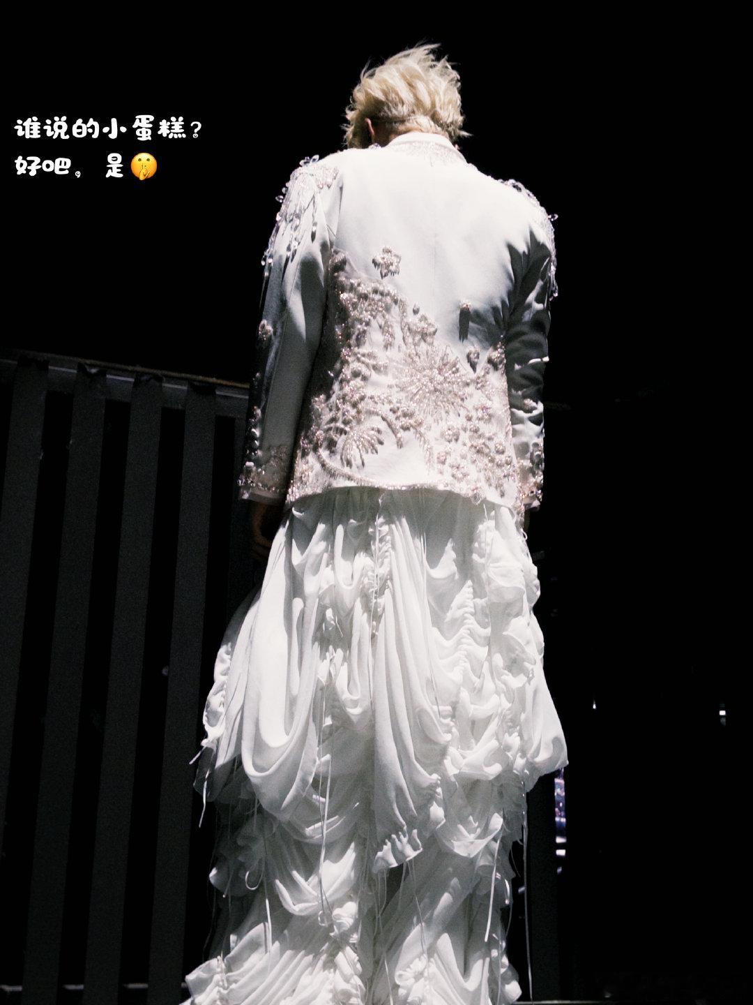 鹭卓的鹭式英语又添名场面！“dad boyfriend” 直接翻译成 “爸爸的男