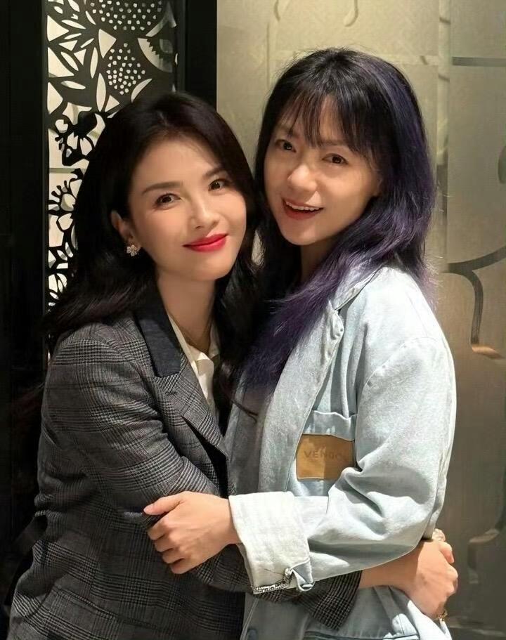 26年后再聚首！47岁刘涛同框大嫂丁玲，冻龄状态惊到网友

2026年湾区春晚录