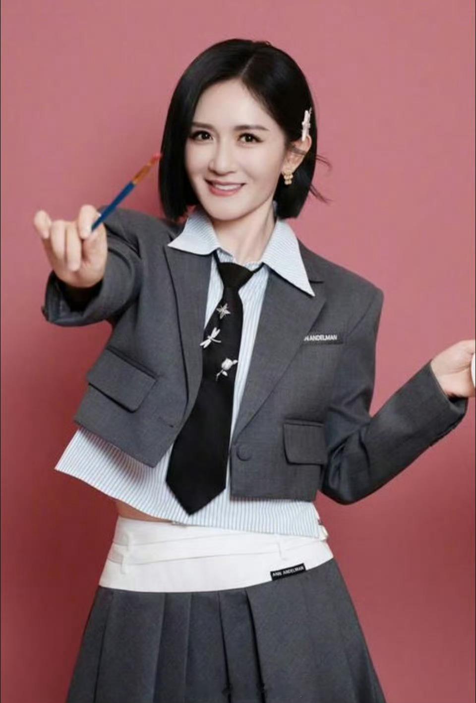 谢娜 从来都没有过QQ号我小时候还有何炅赵丽颖TFBOYS的QQ号