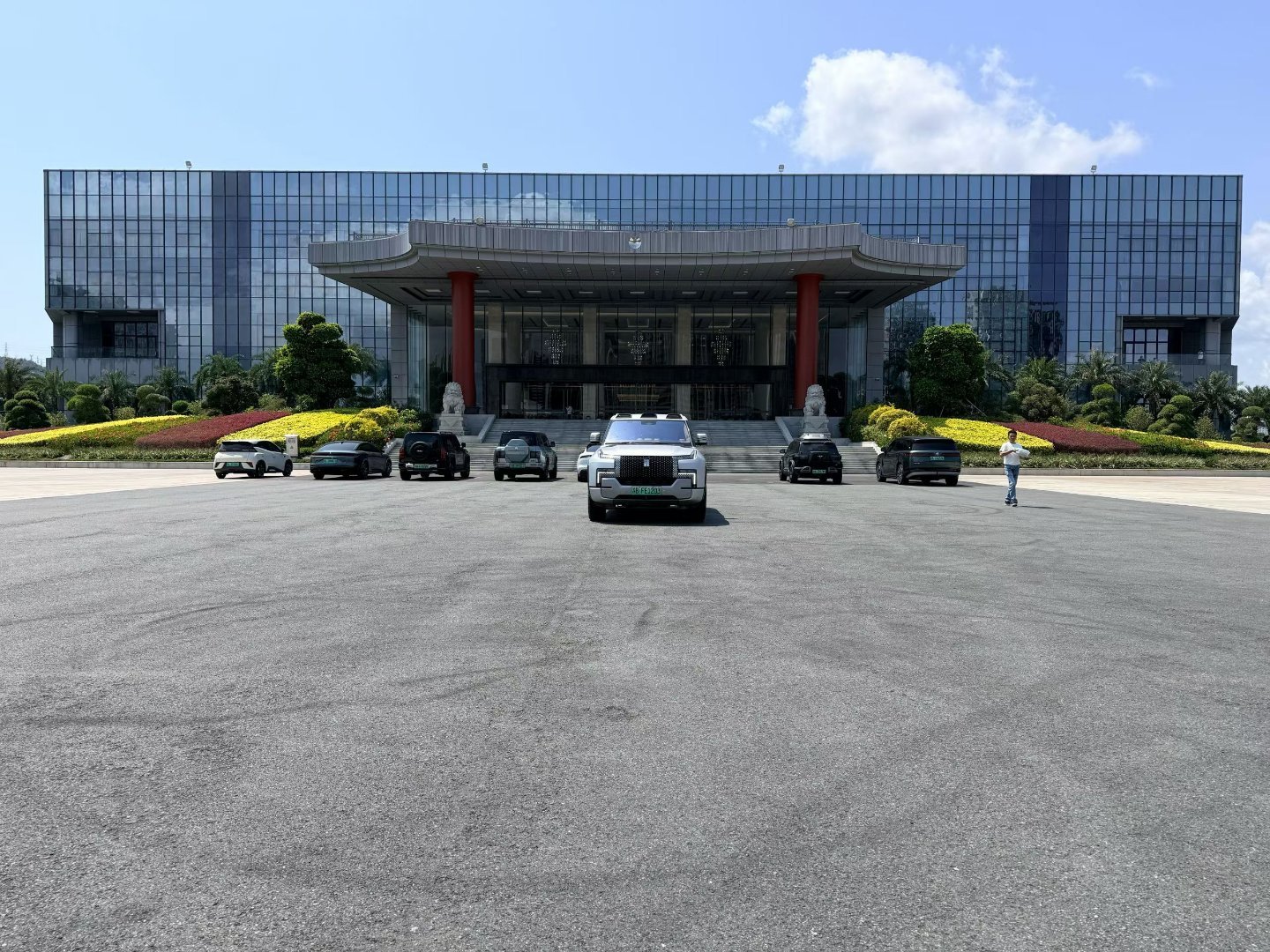 开了2000公里，来比亚迪总部打卡一下，说的是车，不是我仰望比亚迪汽车