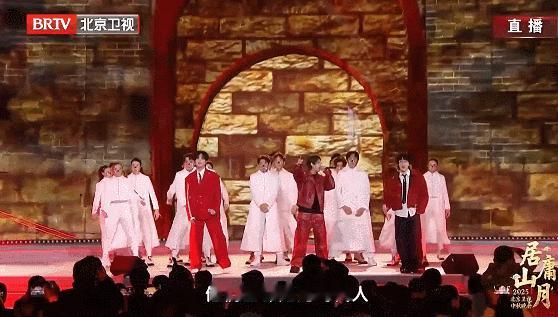 符龙飞早安神级合作有了唱歌有力量、说唱超带感，两人配合得也太默契了，气势磅礴让人