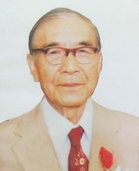 1988年上海，86岁的名医邝安堃娶年仅23岁的小保姆，4年后逝世，哪曾想，留下