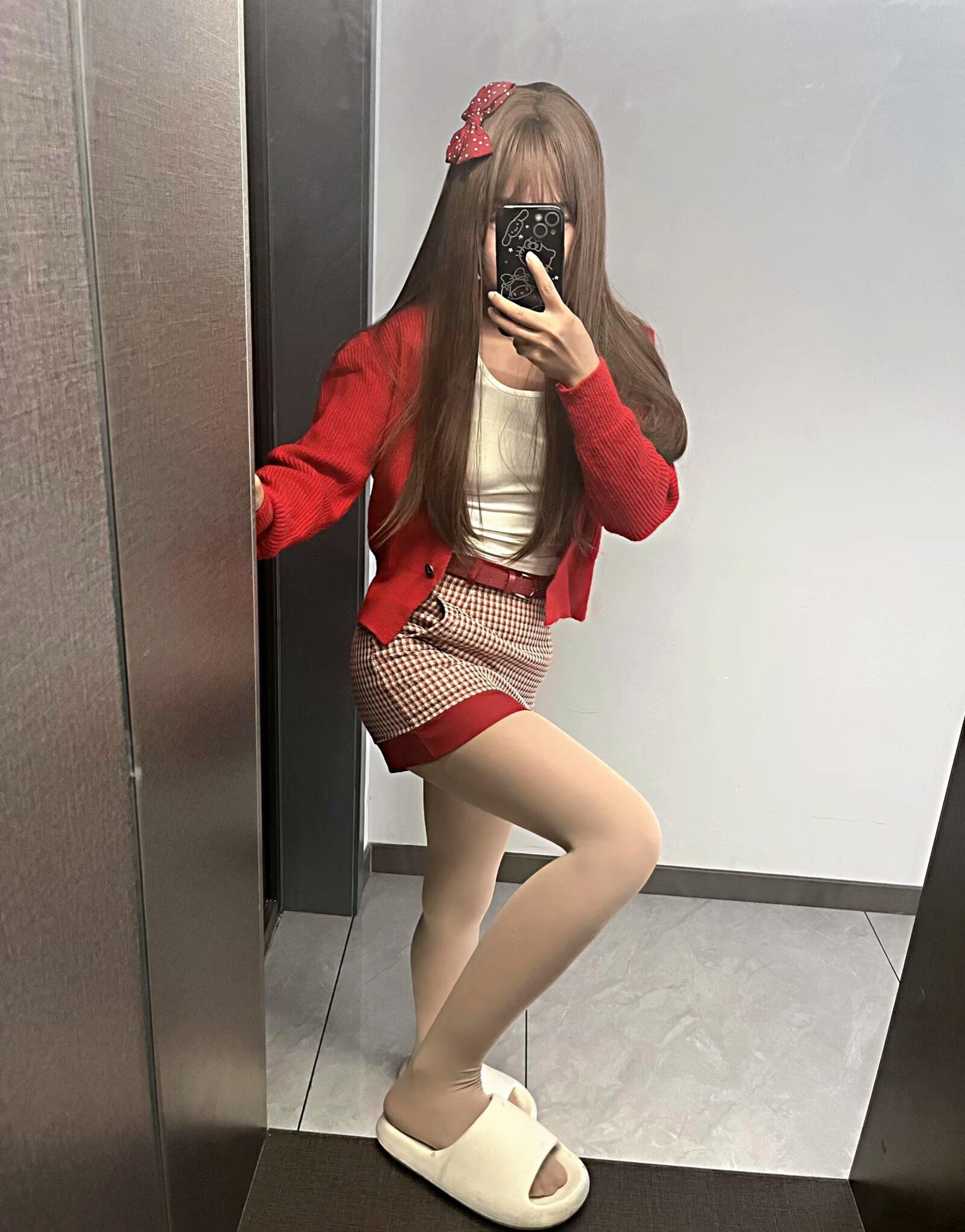 红色系 辣妹穿搭 日常生活 不露脸系列 今天穿什么