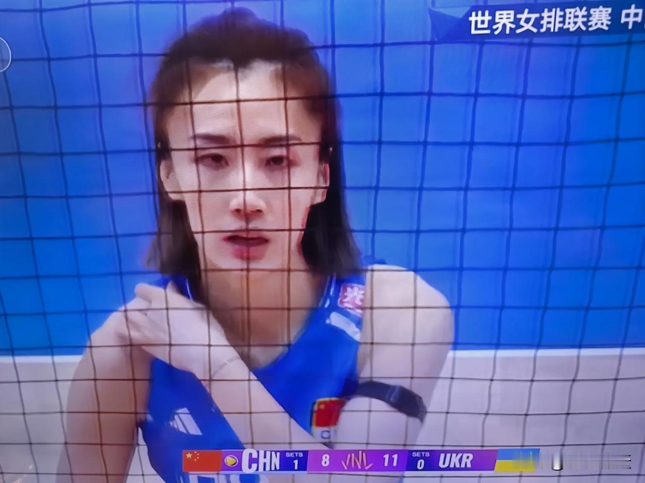 世界女排联赛中国香港站，中国女排的第二个对手乌克兰女排，第二局竟然领先了中国女排