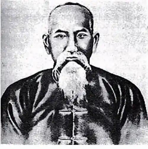 1777年，
美国独立战争还在打，
史上第一个华人共和国，
已在南洋成立。

历