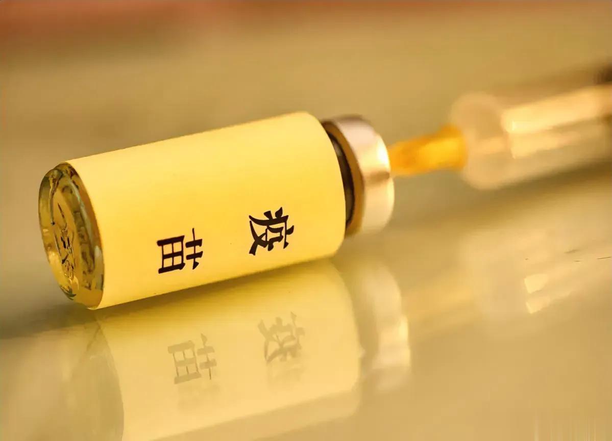 哪些人群需要打带状疱疹疫苗呢？首先，年龄在50岁及以上的人士应该接种带状疱疹疫苗