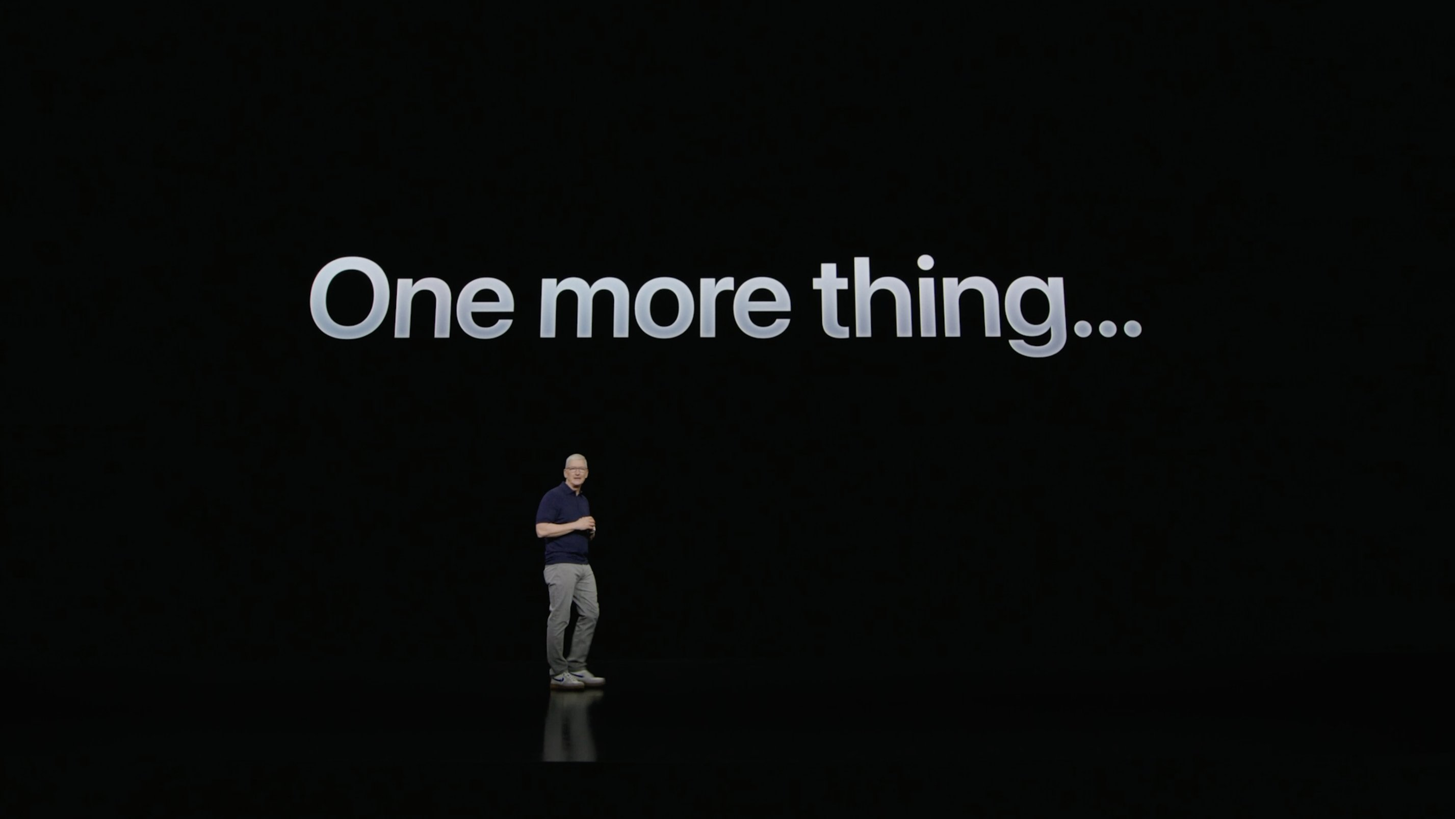 曝iPhone18退出秋季发布会阵容无关紧要，今年的重头戏是苹果的阔折叠。不出意