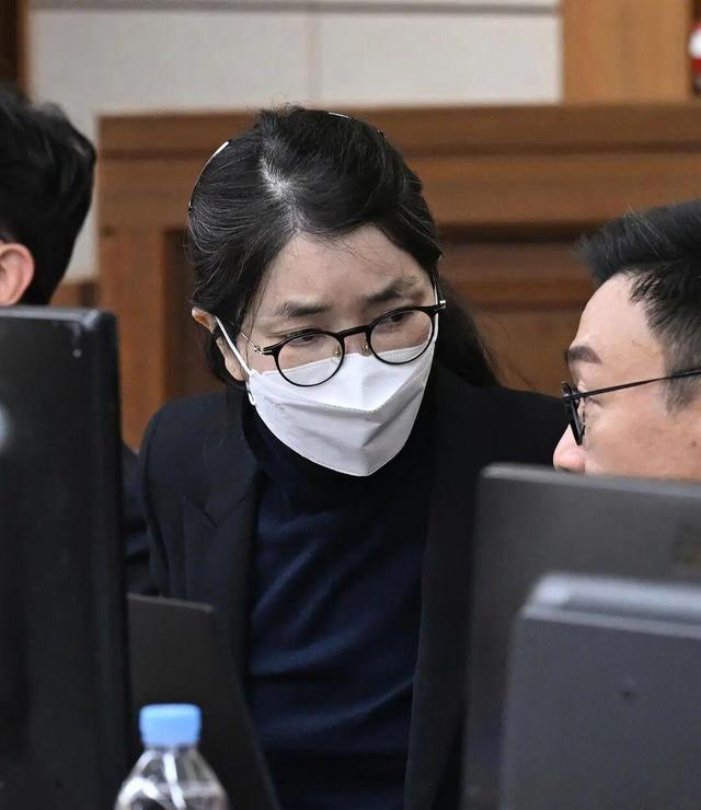 尹锡悦已经没了翻身的可能了，金建希把事情交代了，戒严的事情她没参与，还跟尹锡悦吵