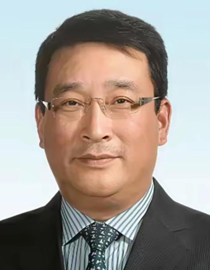 这也敢掺沙子？他比外敌更可怕！
2025年2月12日，中央纪委国家监委一则通报，