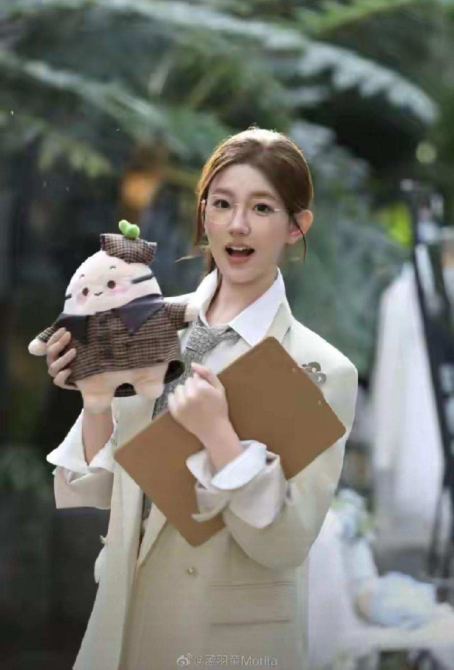 孟羽童时隔5年回归综艺！主动报备董明珠，对方回复超暖心
 
      3月19